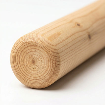 Holzstiel wird in Pappschild-Halterung eingeschoben